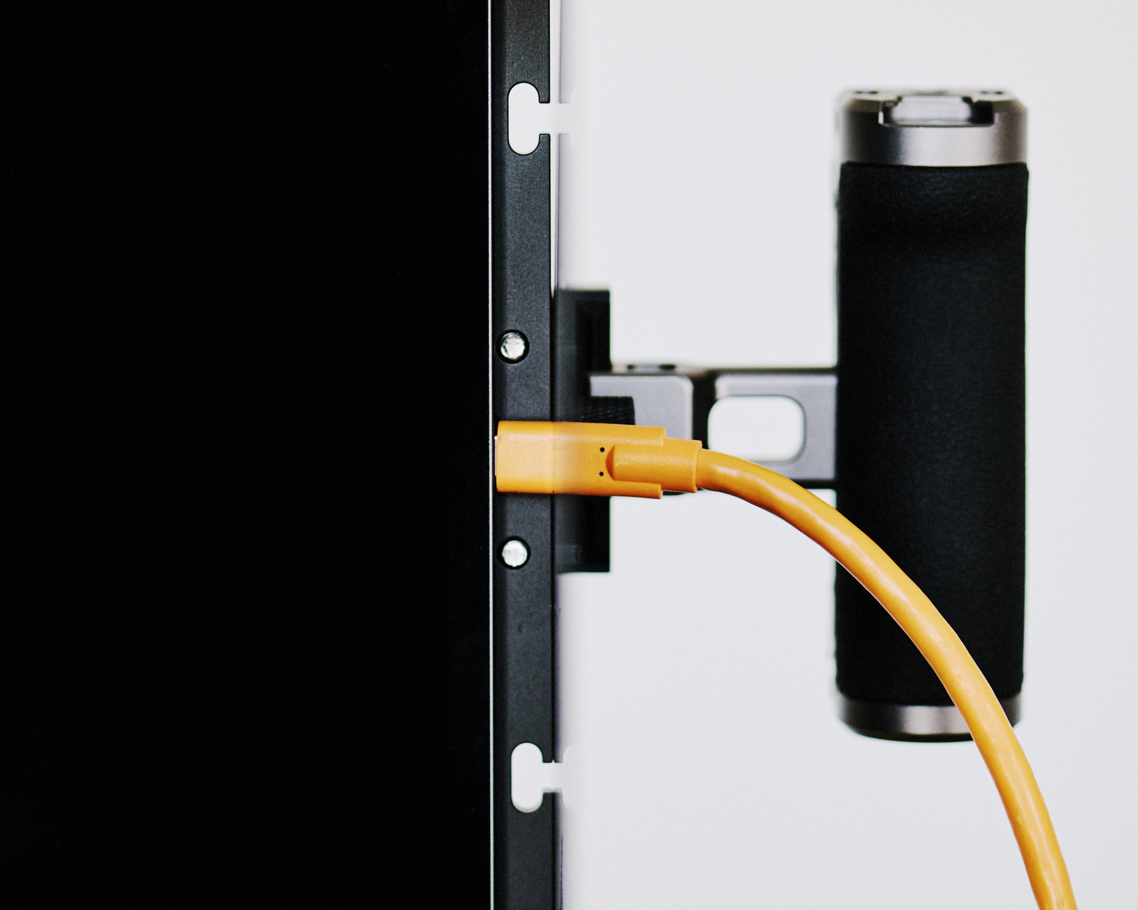 Top 3 iPad Mounting Systems for Maximum Flexibility and Stability