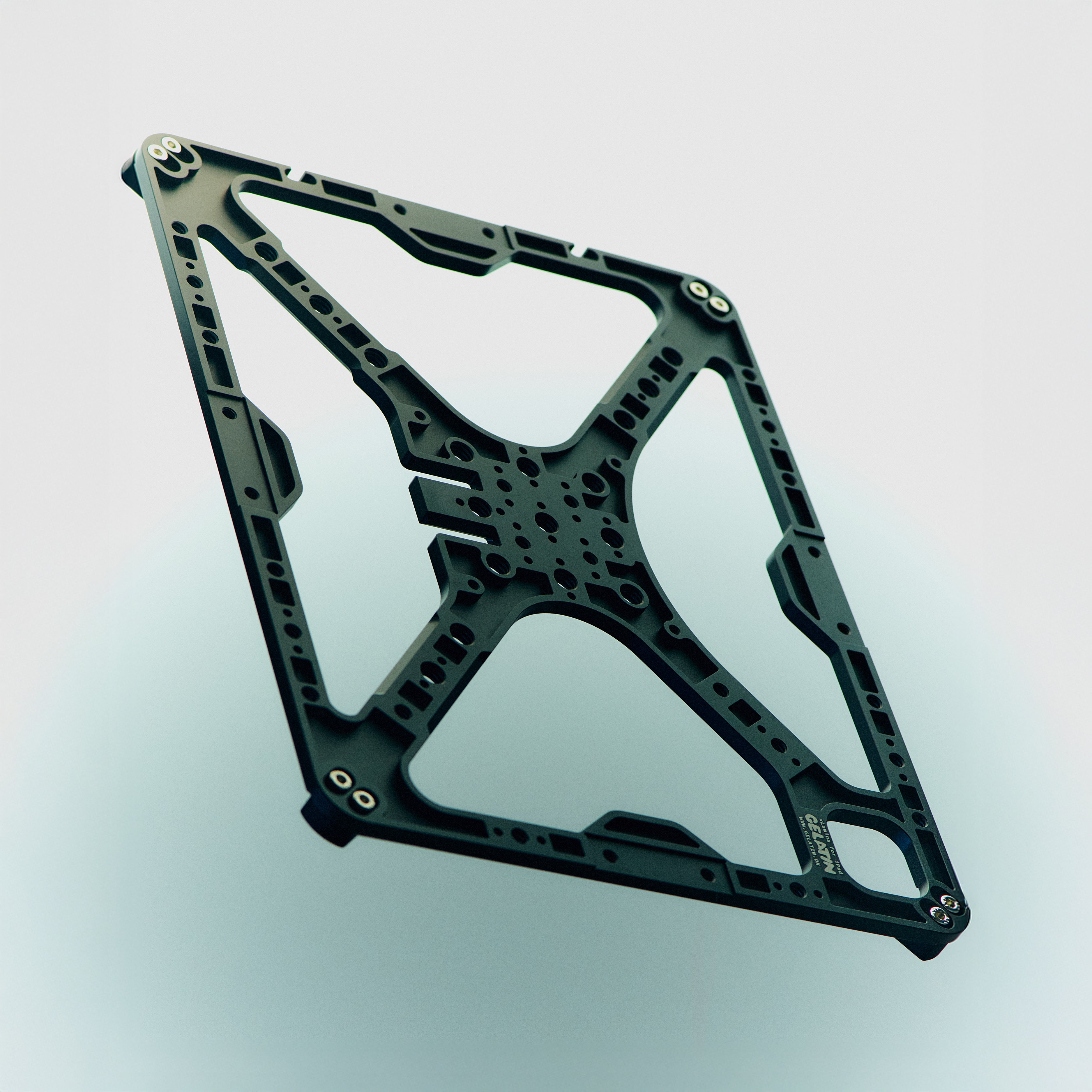 xLamina 13 2.0 - with Magnetic Carbon Shade