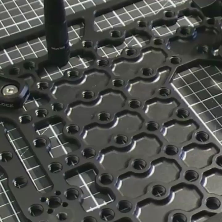 Nido — USB-C Hub Holder for Digi Plates