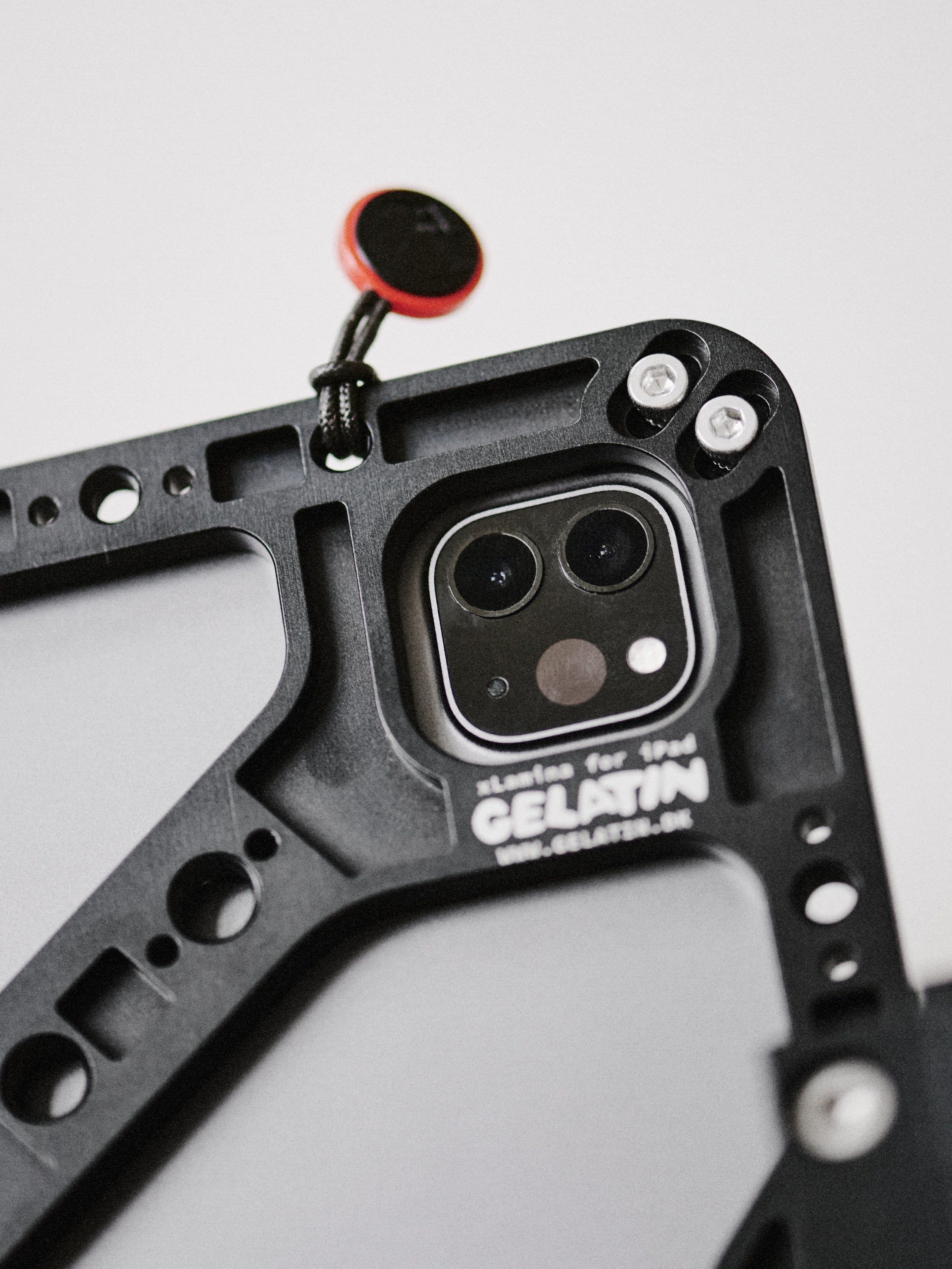 iPad Pro cage cheeseplate mounting system for photography, cinematography, capture one.